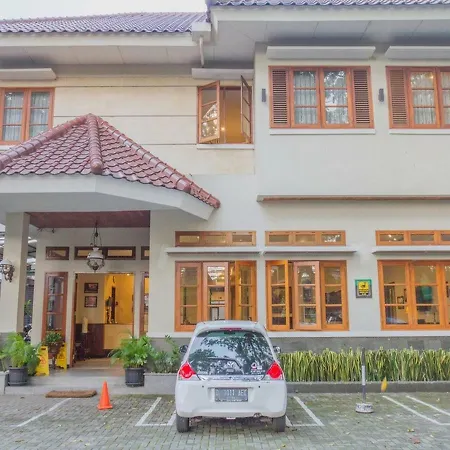 Hotel Reddoorz Near Simpang Dago 2